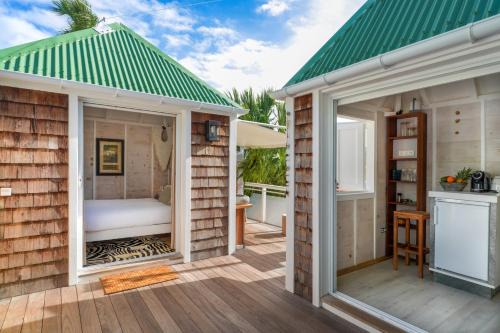 Charming Bungalow in Saint Barthélemy with Shared Pool.