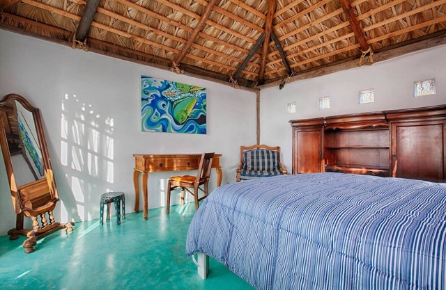 Charming bungalow with WiFi and AC in peaceful El Pescadero
