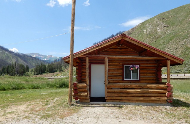 Charming Cabins on Hoback River
