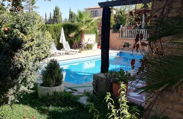 Charming Casita, Jacuzzi, Pool and Garden
