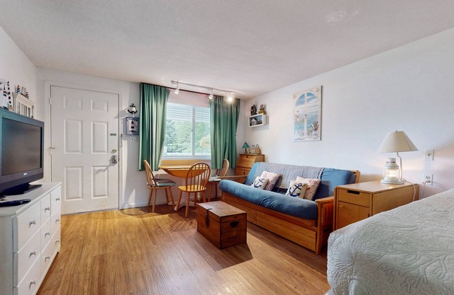Charming condo with pool and deck space