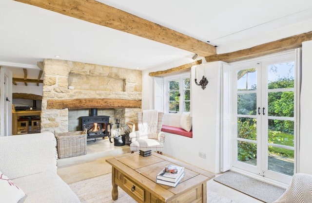 Charming Cotswold Stay | Holiday Cottage