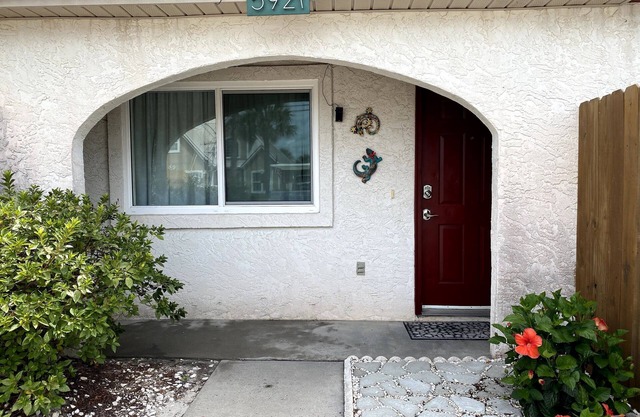 Charming Cottage by the Gulf/Dog-Friendly (upon approval)