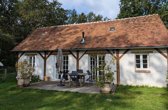 Charming cottage in Sologne with private terrace