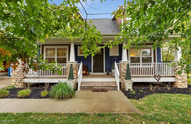 Charming Cottage near Douglas Beach!