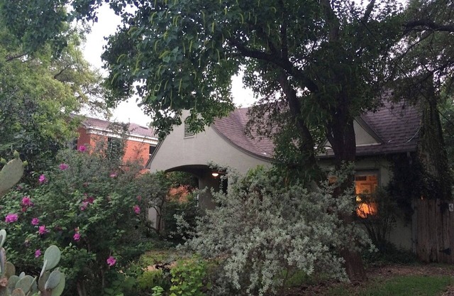 Charming Cottage near UT