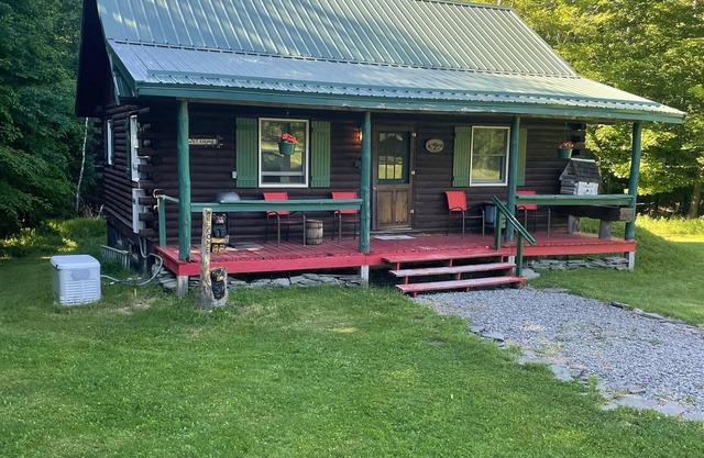 Charming Country Cottage Located On Cute Farm, Minutes From The Delaware River