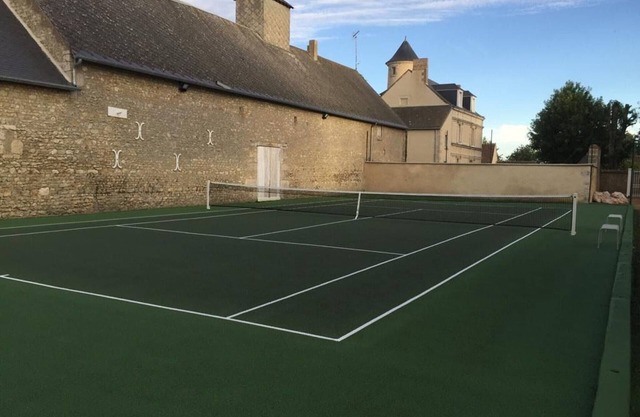 Charming Countryside Retreat: Modern Cottage with Tennis Court, Near Loire Castles