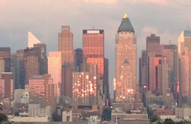 Charming cozy 2-bedroom apartment 20 mins from Times Square with AC, WiFi