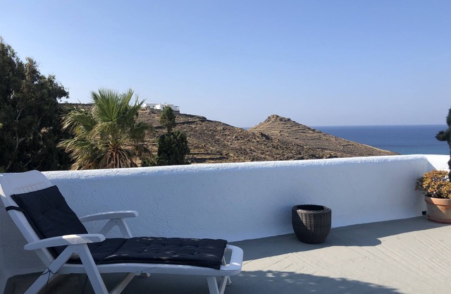 Charming Cycladic villa for 6-8 persons 3 min by car from the beach Aghios Fokas