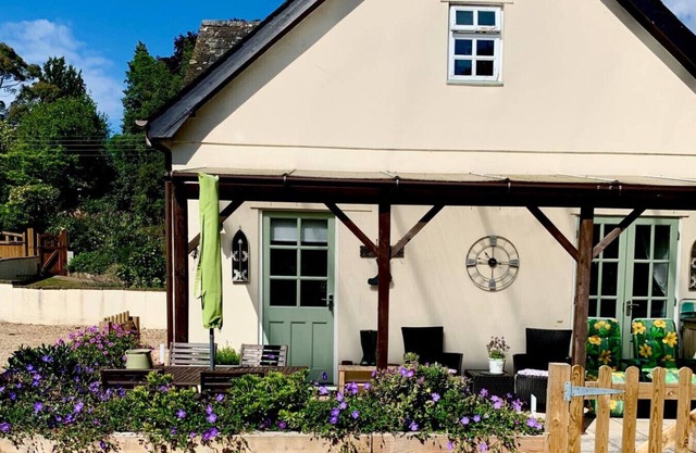 Charming Dog-Friendly Guesthouse