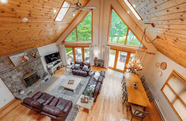 Charming Dog Friendly Lake Home Near Trails w/Dock