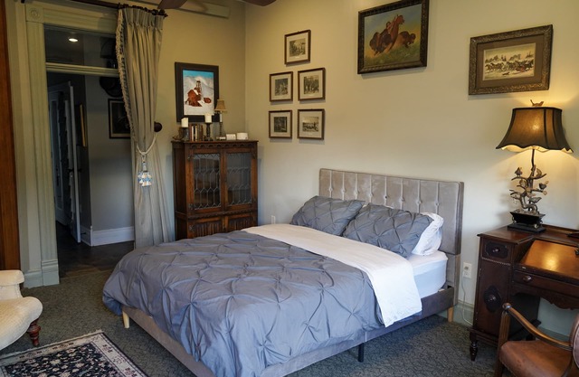 Charming dog friendly suite in the heart of Silverton and the San Juans