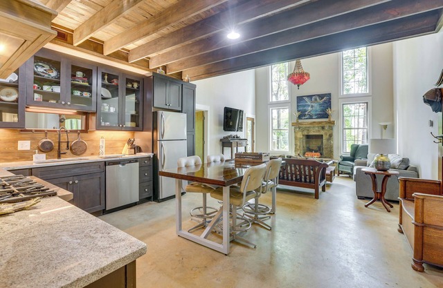 Charming Eclectic Vacation Rental w/Beach Access!