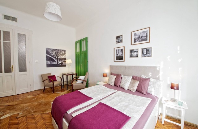 Charming Family Stay with River View, Walk to Margaret Island