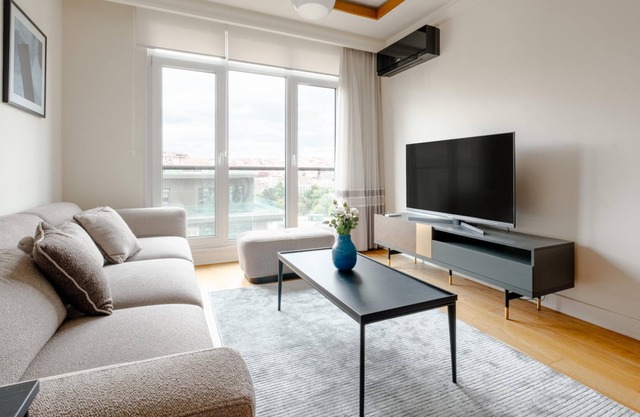 Charming Flat w Balcony 12 min to Pera Museum