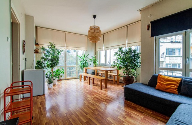 Charming Flat with Terrace near Taksim Square