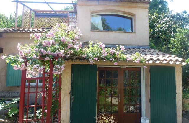 Charming * gîte with swimming pool in the Estérel region, near the Côte d'Azur