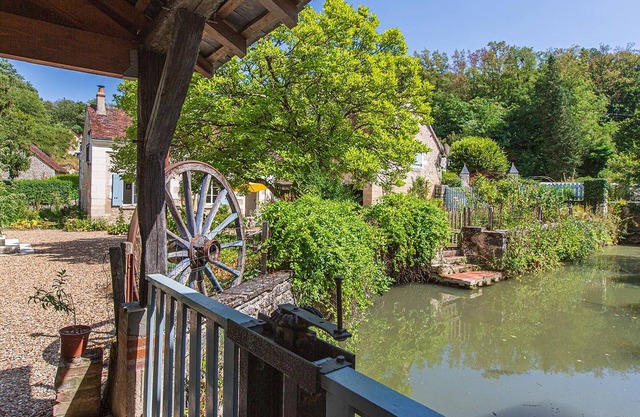 Charming Cottage by 15th-Century Watermill: Private Courtyard, Near Chenonceaux & Beauval Zoo