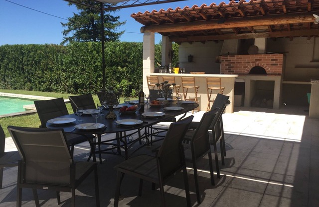 Charming house, heated pool,