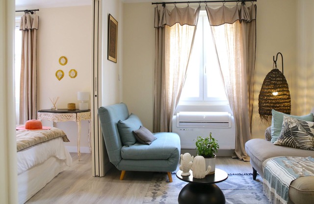 Charming french style in Old Town, renovated, A/C