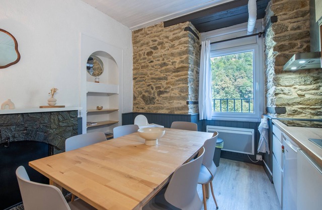 Charming, functional apartment, ground floor, 10min from the Gourette ski resort