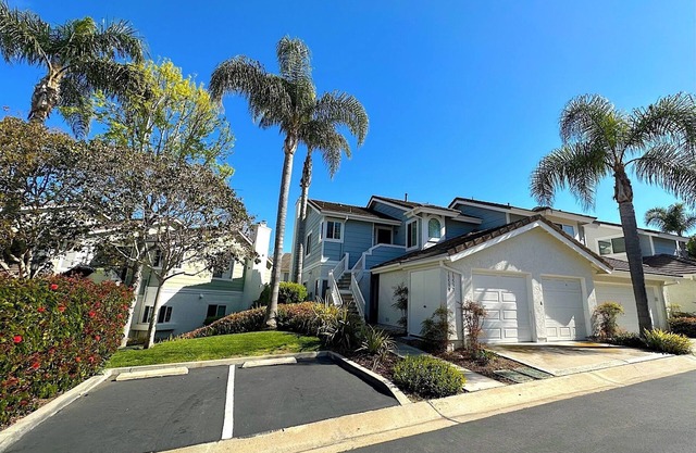 Charming Furnished 2BD/2BA w/Pool&Spa! Available Nov-Dec 2025 for 3,500-3,995/m