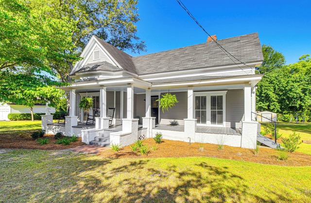 Charming Georgia Cottage ~ 19 Mi to Statesboro!