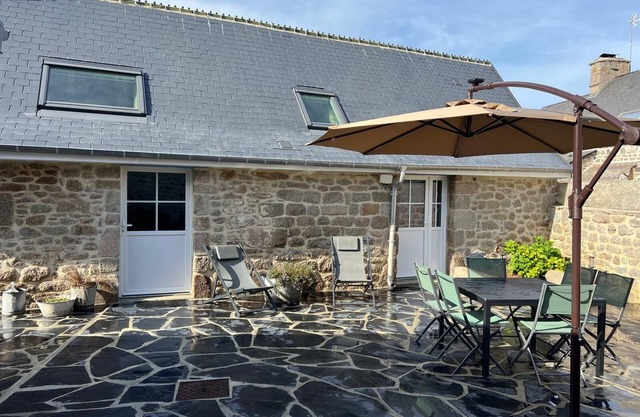 Charming granite house near the sea