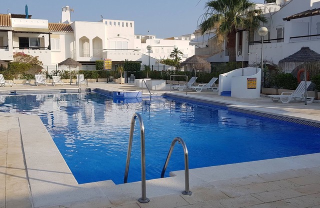 ➡️ Charming Ground Floor Apartment❤️ a stroll to beach ❤️ a walk to amenities ❤️