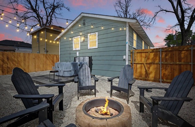 Charming Historic 3B Heart of Dallas - Sleeps 12