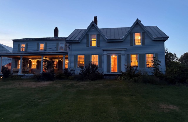 Charming historic guest house on farm 3 bedrooms wood stove pet friendly