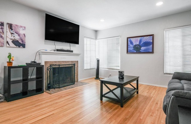 Charming Home Near Disney!