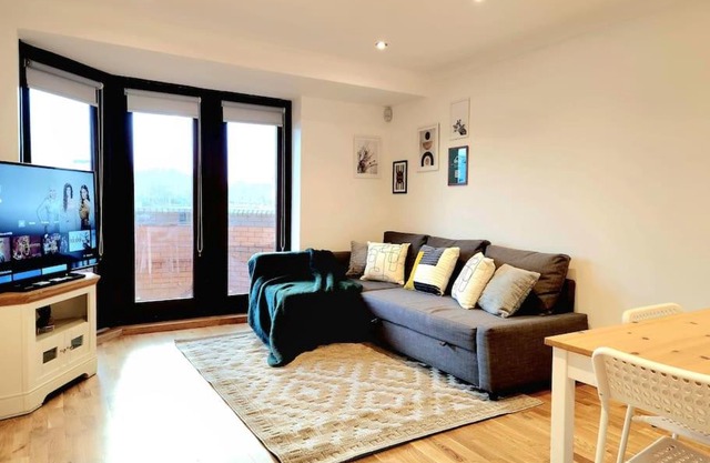 Charming Home Overlooking River Clyde