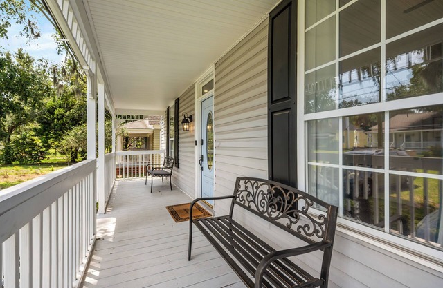 Charming Home with King Bed Between Downtown & Beach