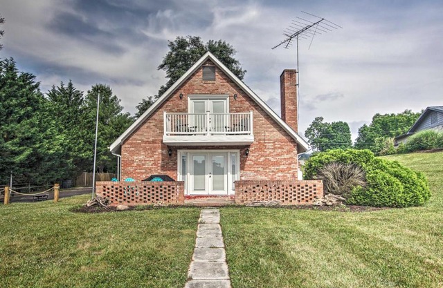 Charming Home with Private Dock on Claytor Lake!