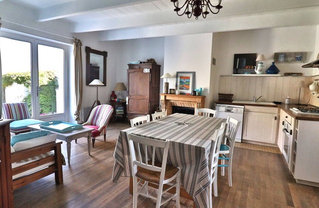 Charming House for 8 pers. 500m from Beach with Garden & BBQ