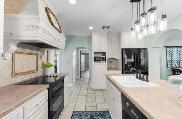 Charming house in the delightful New Port Richey.