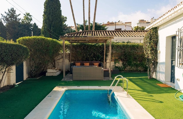 Charming house with private pool, garden, shade areas & bbq