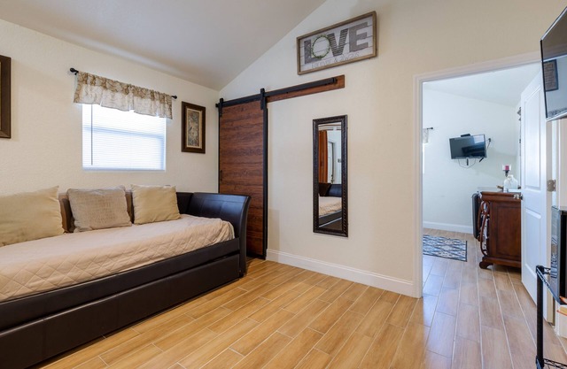 Charming house with AC in delightful Downtown Delray Beach