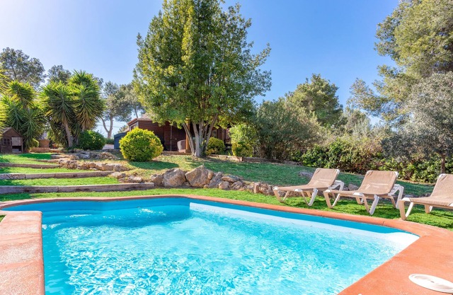 Charming House with Private Pool, Hot Tub & Wonderful Views near Sitges