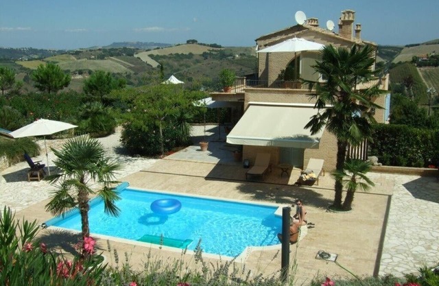 Charming Italian house with pool and Mediterranean garden