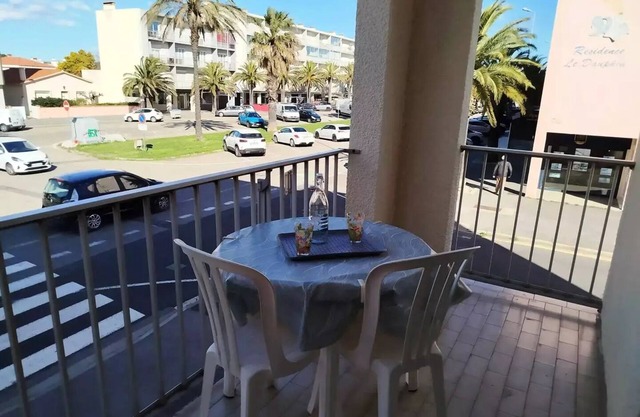 Charming listed T2 with parking in the heart of the seaside resort-3PALM1