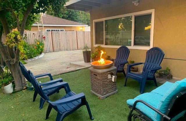 Charming Long Beach Home Near LAX, Beaches