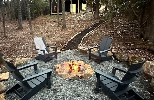Charming Modern Bungalow between Boone and Blowing Rock with Hot Tub - Sleeps 10