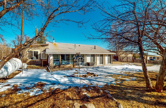 Charming Mountain Stay w/Enclosed Yard & Grill