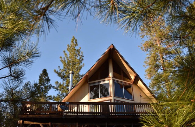Charming Mountain View Cabin Near Yosemite and Pine Mountain Lake
