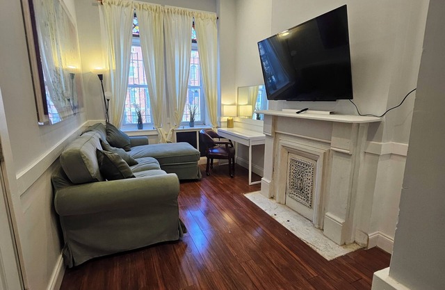 Charming newly renovated full-floor Jersey City brownstone with WiFi, AC