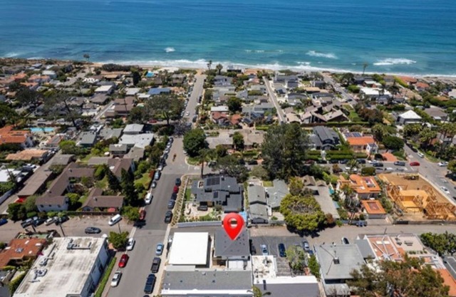 Charming Ocean View 2-bedroom apartment with AC in Del Mar!