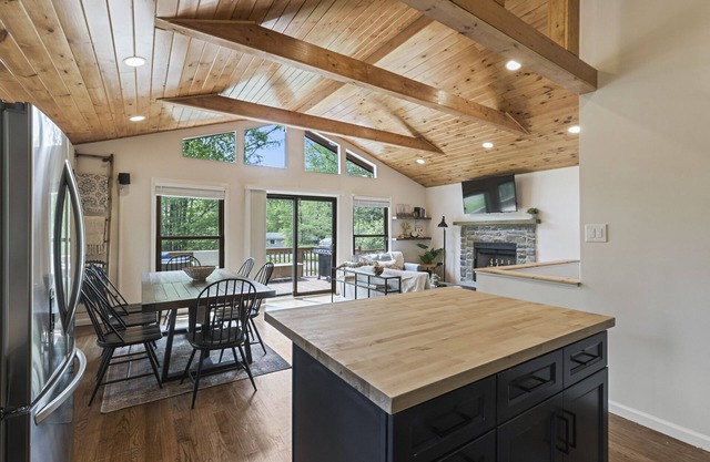 Charming Pocono Chalet with Sauna and Hot Tub